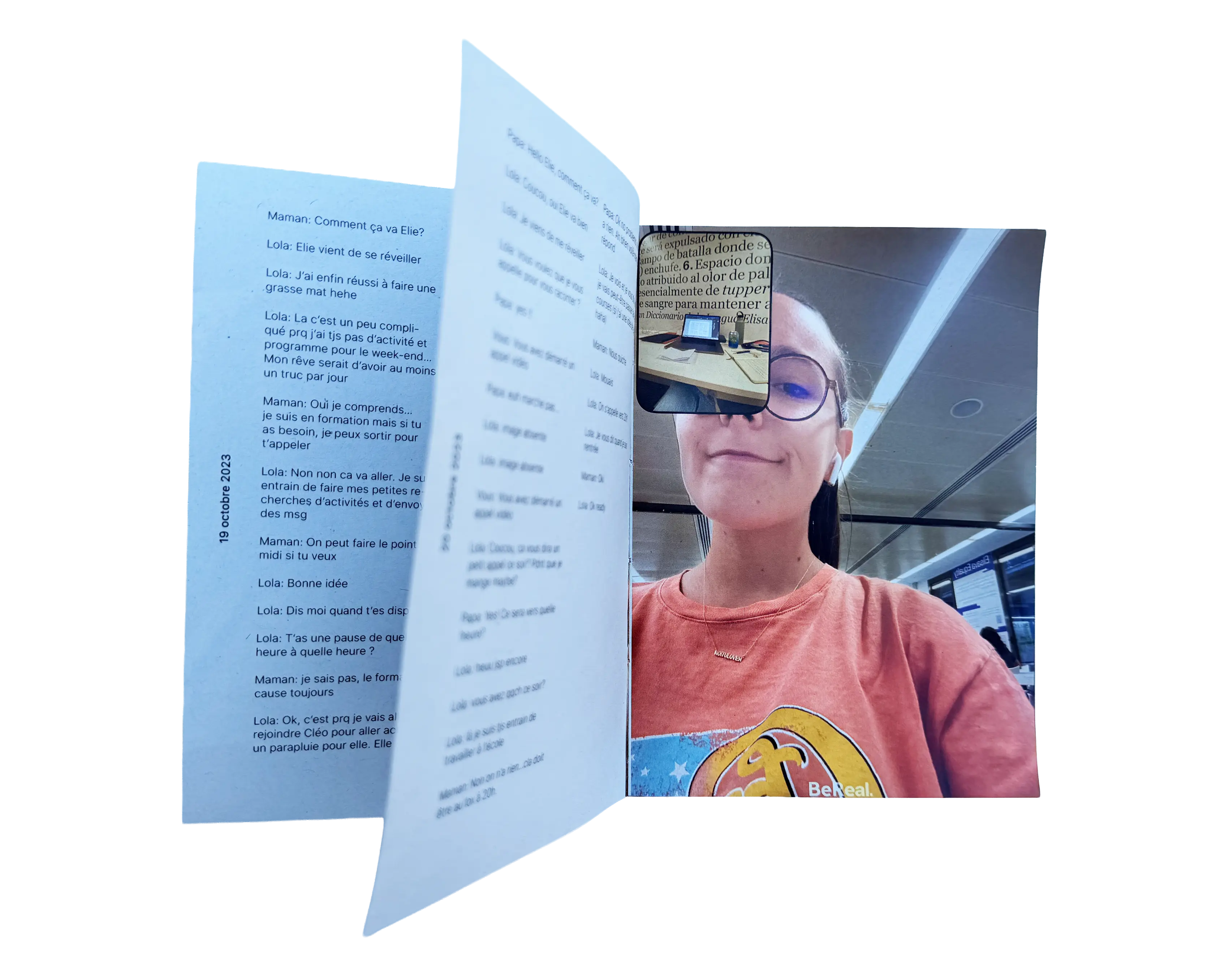 Le livre ouvert, pages dépliantes qui se superposent
